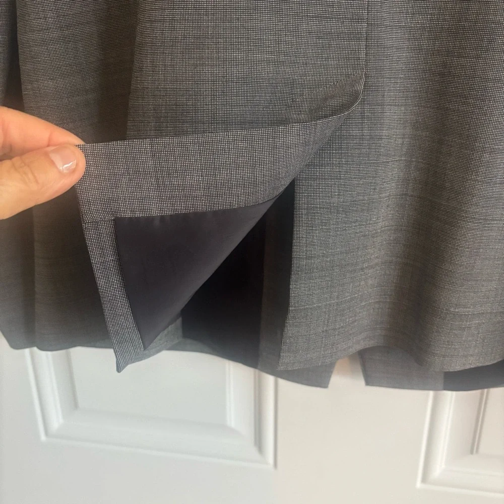 ❤️2/$15 or 3/$21❤️Talbots Women’s Charcoal Lightweight Blazer, Size 12 Petite